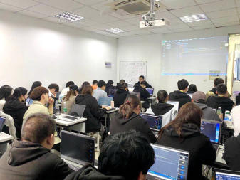 專業IT培訓學校 賦能未來，全棧課程體系與教育軟件研發的雙輪驅動